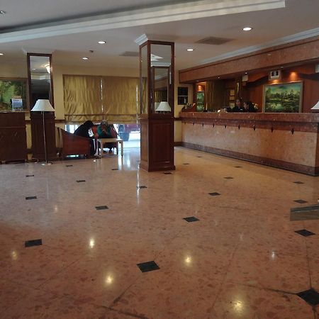 Holiday Villa Hotel City Centre Phnom Penh Exterior photo