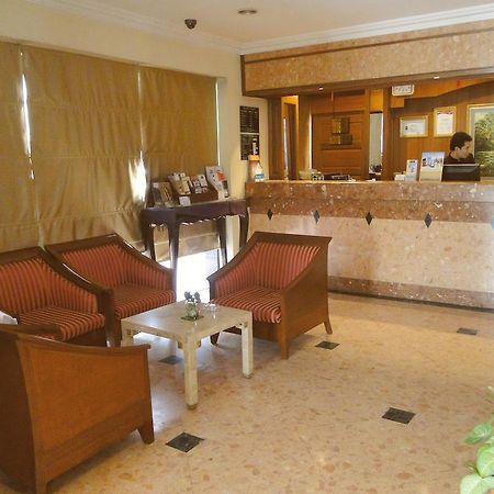Holiday Villa Hotel City Centre Phnom Penh Exterior photo