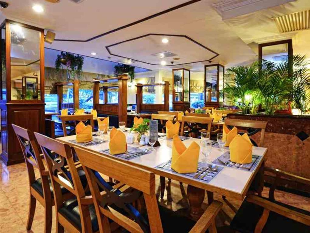 Holiday Villa Hotel City Centre Phnom Penh Exterior photo