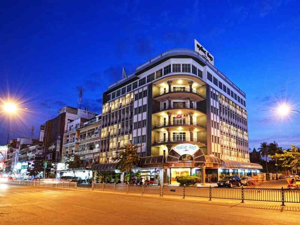 Holiday Villa Hotel City Centre Phnom Penh Exterior photo