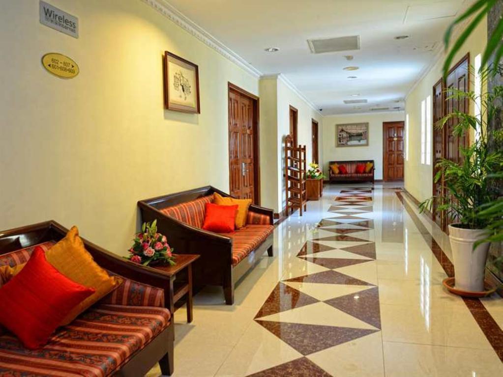 Holiday Villa Hotel City Centre Phnom Penh Exterior photo