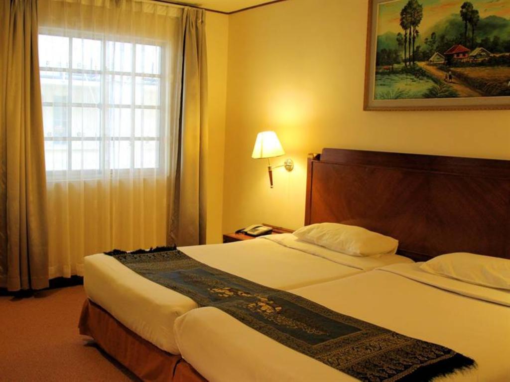Holiday Villa Hotel City Centre Phnom Penh Room photo