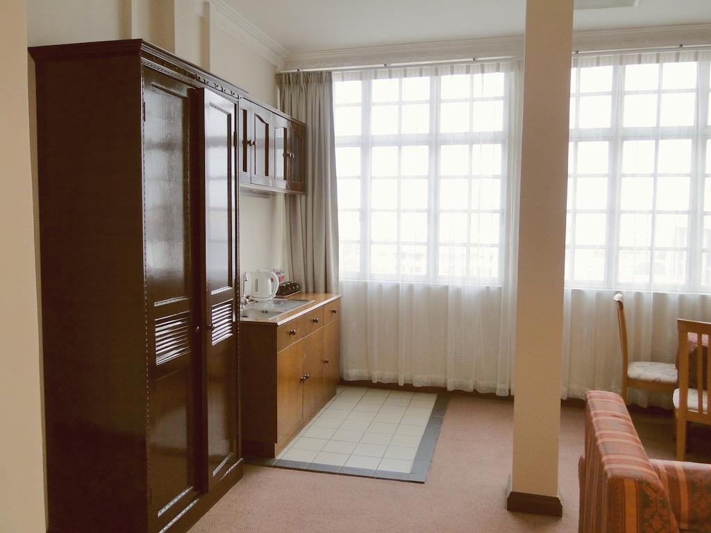 Holiday Villa Hotel City Centre Phnom Penh Room photo
