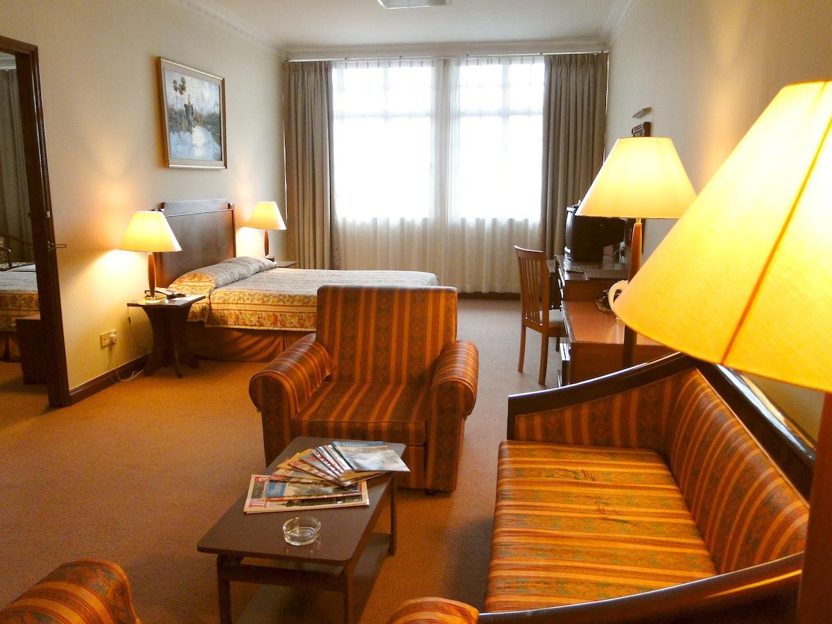 Holiday Villa Hotel City Centre Phnom Penh Room photo
