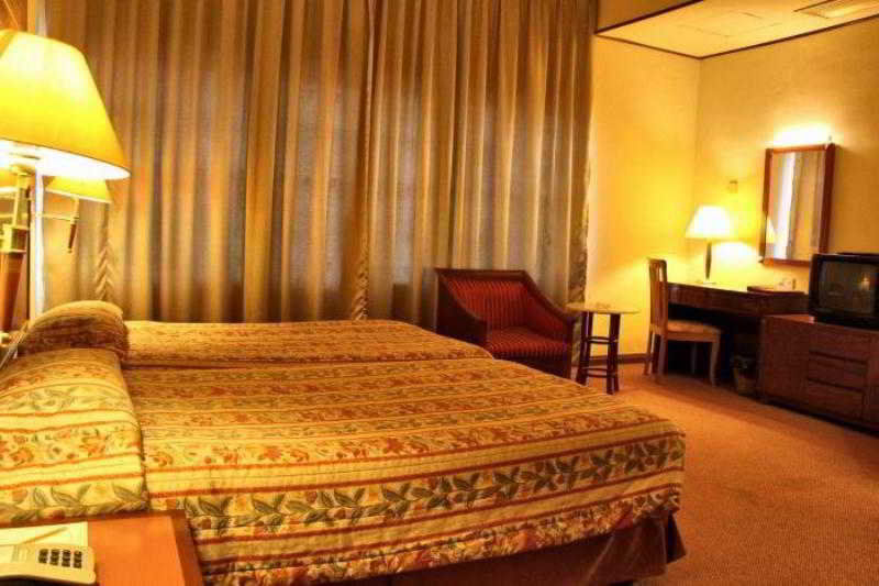Holiday Villa Hotel City Centre Phnom Penh Exterior photo