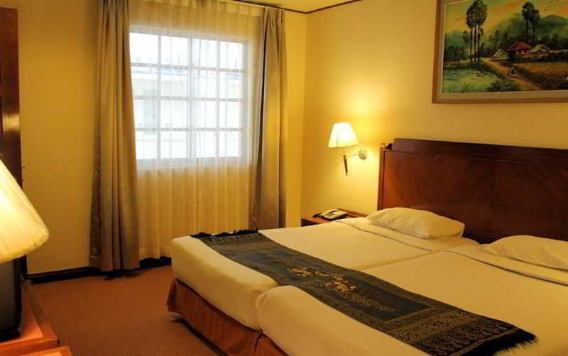 Holiday Villa Hotel City Centre Phnom Penh Exterior photo